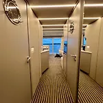 Nena Hausboot Botel *
