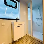 Botel Nena Hausboot