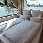 Nena Hausboot *