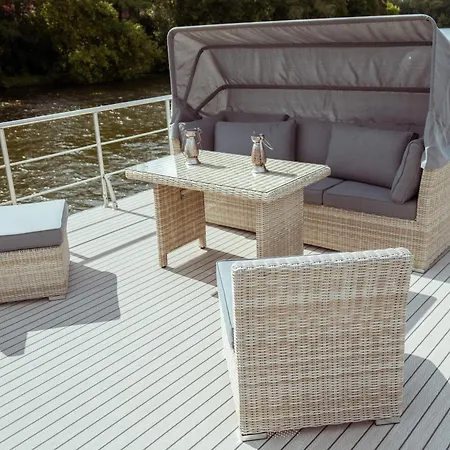 Botel Nena Hausboot
