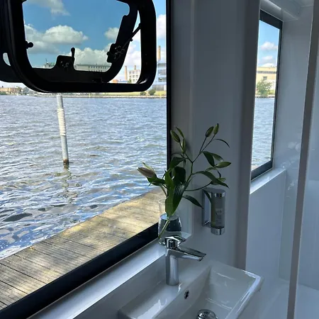 Nena Hausboot * Βερολίνο