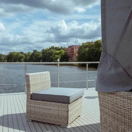 Πλωτό κατάλυμα Nena Hausboot