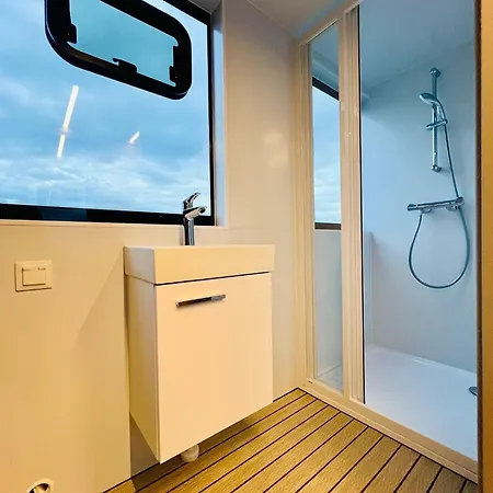 Πλωτό κατάλυμα Nena Hausboot