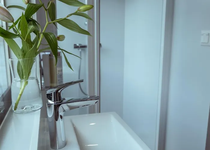 Nena Hausboot Botel Berlin