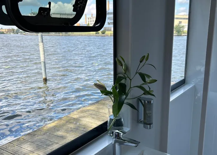 Nena Hausboot * Berlin